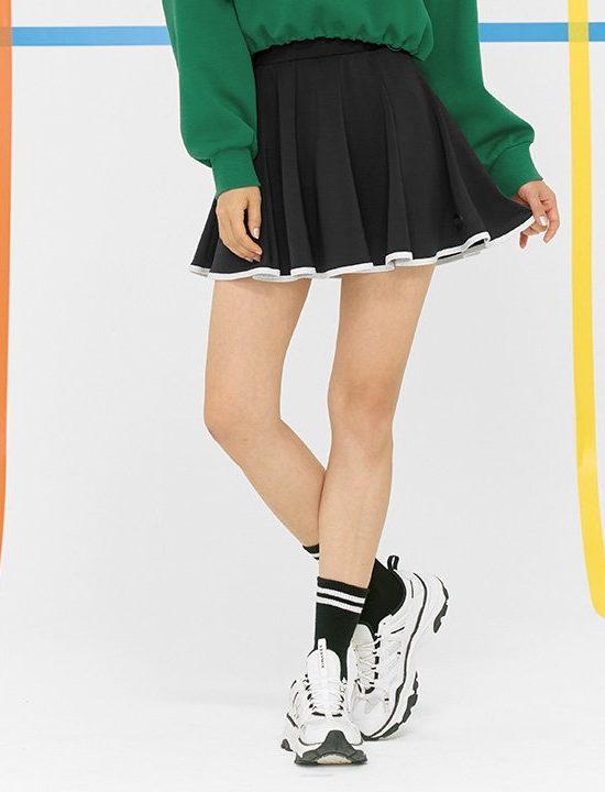 Color Matching Line Flared Skirt Black