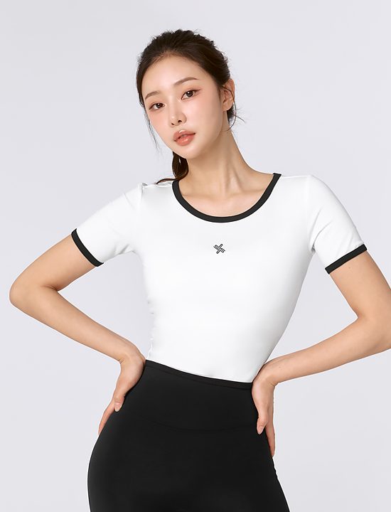 Áo Soft Logo Color Block Crop Top_Black Ivory - XTFST12J3