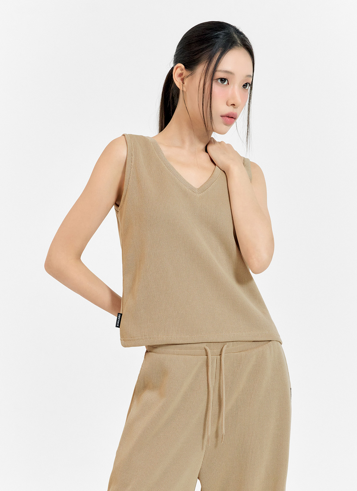 Áo sát nách Cozy V-neck Sleeveless - XFK3TE1104 - Ảnh 2