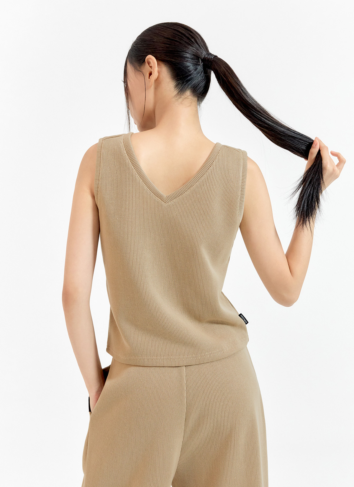 Áo sát nách Cozy V-neck Sleeveless - XFK3TE1104 - Ảnh 5