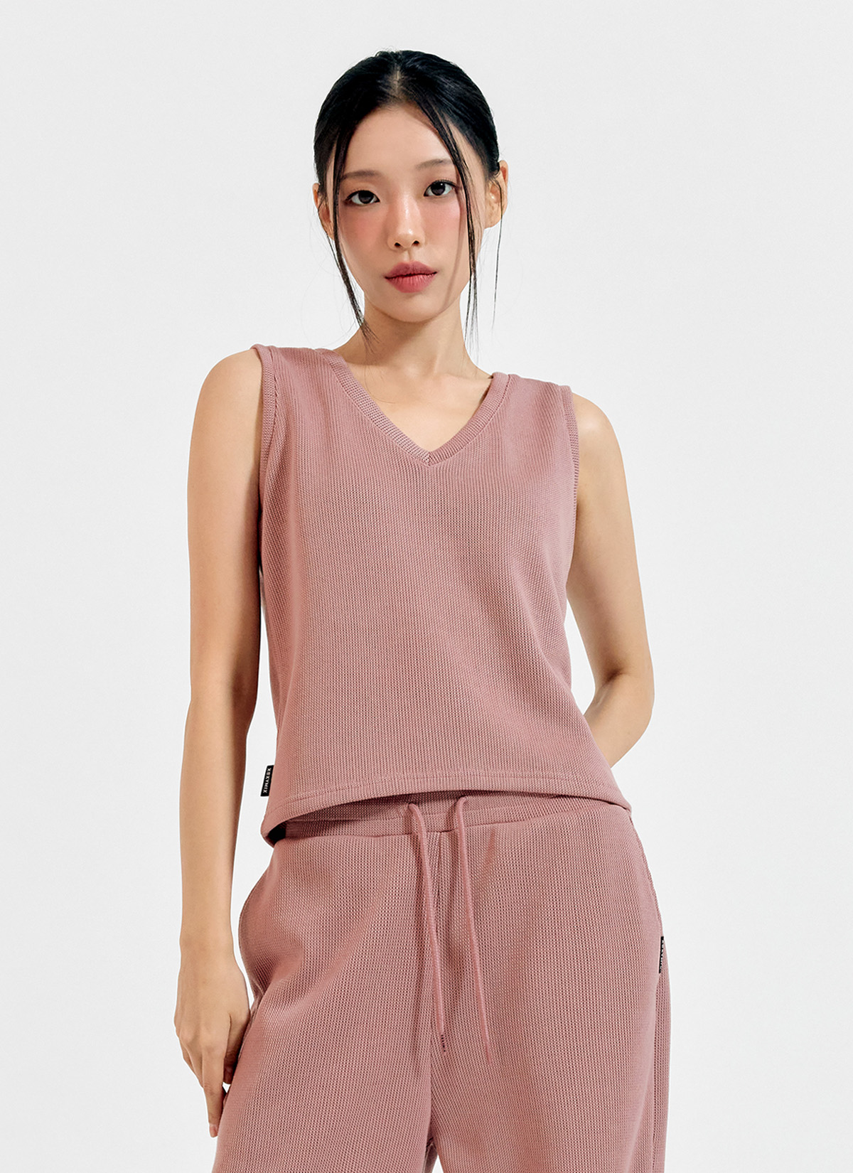 Áo sát nách Cozy V-neck Sleeveless - XFK3TE1104 - Ảnh 10