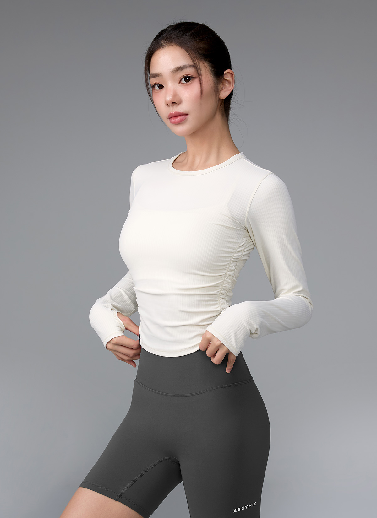 Áo dài tay Side Shirring Crop – XWFLT05J3 - Ảnh 3